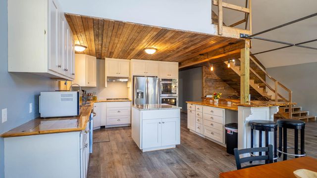 16051 Forrest Drive, Houston, MO 65483