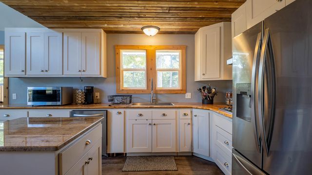 16051 Forrest Drive, Houston, MO 65483