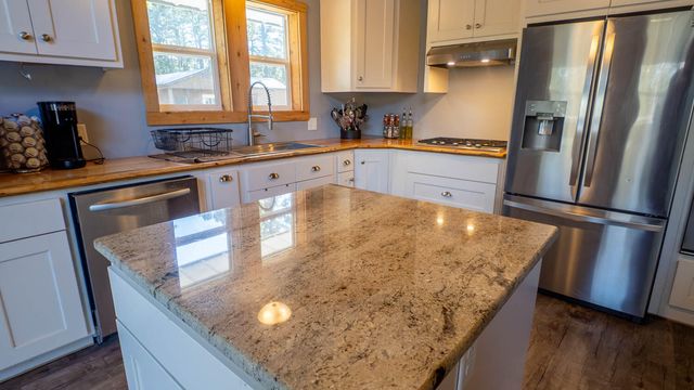 16051 Forrest Drive, Houston, MO 65483