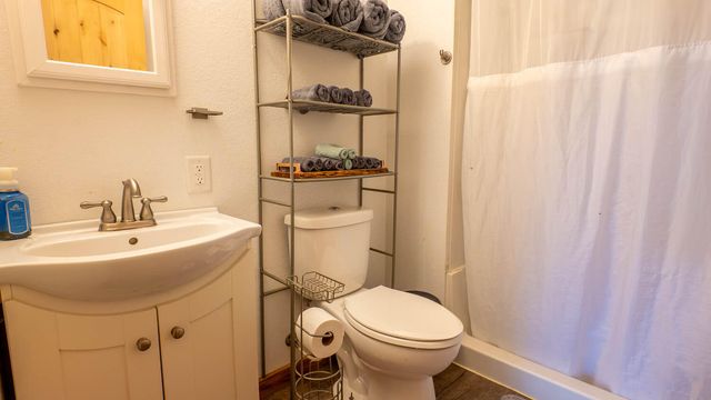 16051 Forrest Drive, Houston, MO 65483