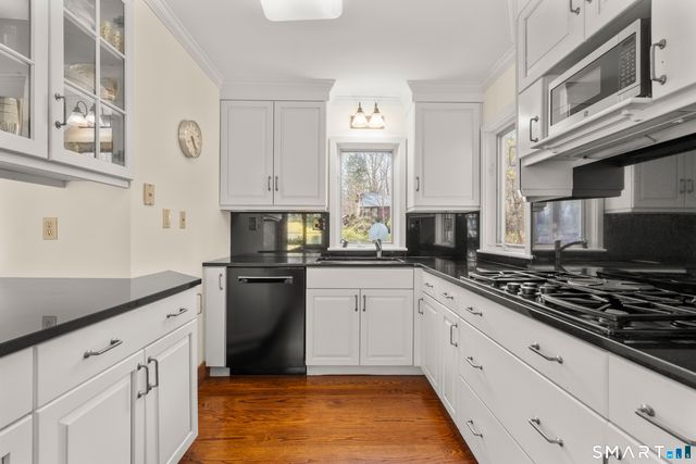 55 Sawmill Road, Branford, CT 06405