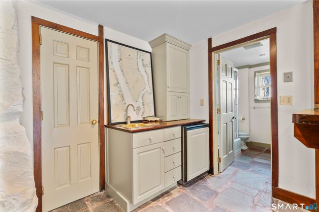 55 Sawmill Road, Branford, CT 06405