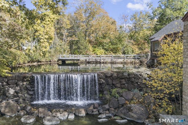 55 Sawmill Road, Branford, CT 06405