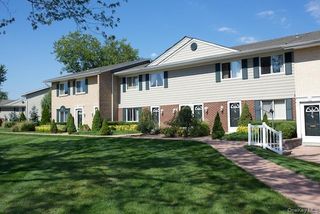 23 Briarlane Walk 23, Holbrook, NY 11741