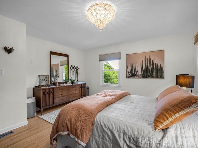 2 Bevlyn Drive, Asheville, NC 28803