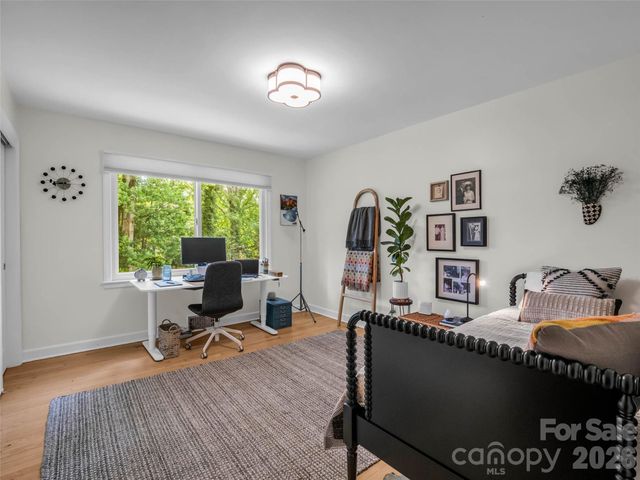 2 Bevlyn Drive, Asheville, NC 28803