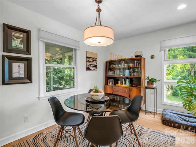 2 Bevlyn Drive, Asheville, NC 28803