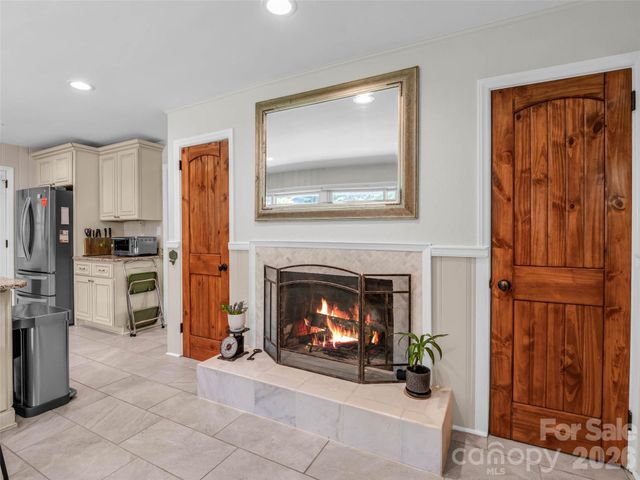 2 Bevlyn Drive, Asheville, NC 28803