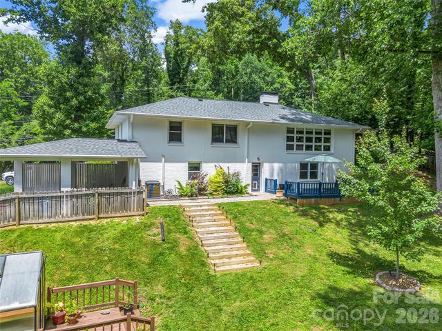 2 Bevlyn Drive, Asheville, NC 28803