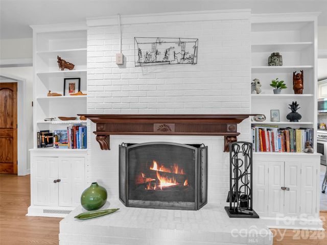 2 Bevlyn Drive, Asheville, NC 28803