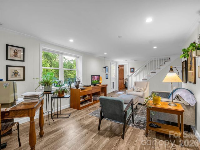 2 Bevlyn Drive, Asheville, NC 28803