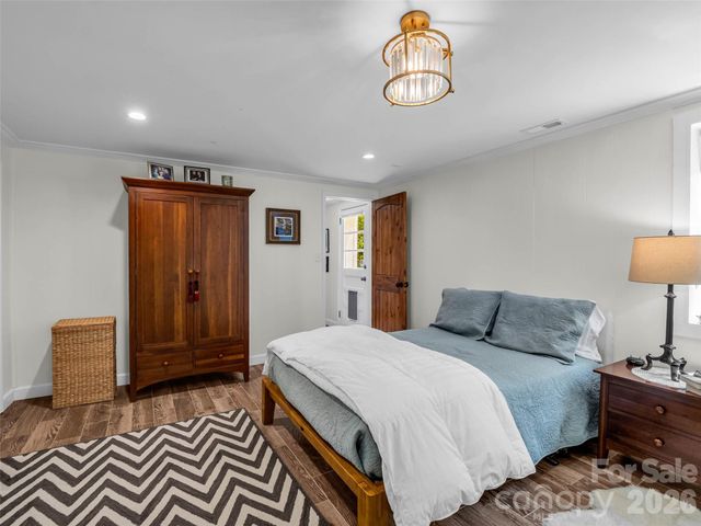 2 Bevlyn Drive, Asheville, NC 28803