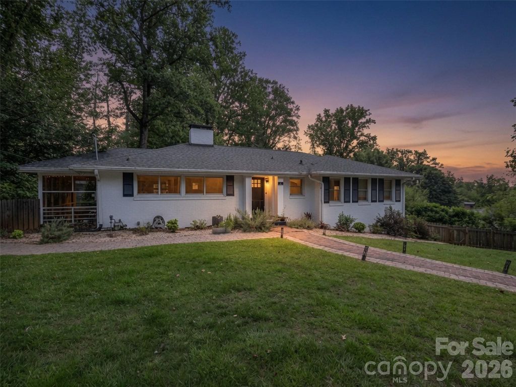 2 Bevlyn Drive, Asheville, NC 28803