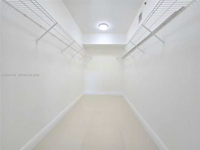 11600 SW 2nd St 18104, Pembroke Pines, FL 33025