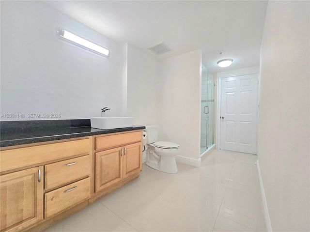 11600 SW 2nd St 18104, Pembroke Pines, FL 33025