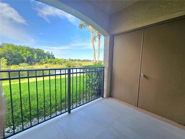11600 SW 2nd St 18104, Pembroke Pines, FL 33025