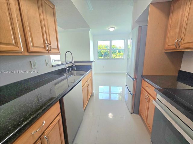 11600 SW 2nd St 18104, Pembroke Pines, FL 33025