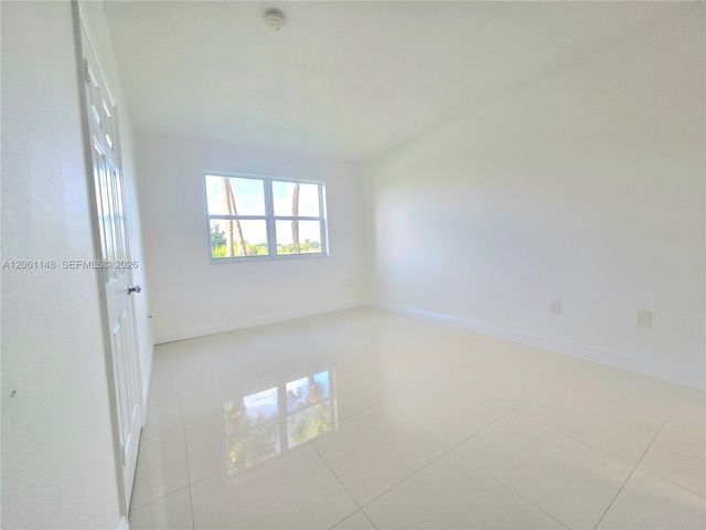 11600 SW 2nd St 18104, Pembroke Pines, FL 33025