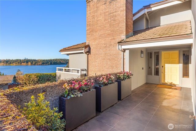 7580 SE 71st Street, Mercer Island, WA 98040