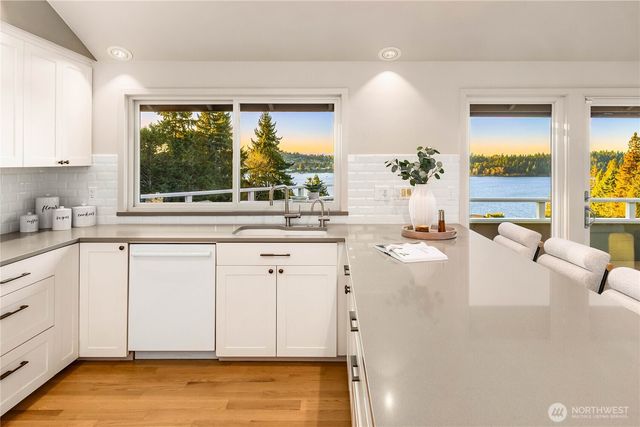 7580 SE 71st Street, Mercer Island, WA 98040