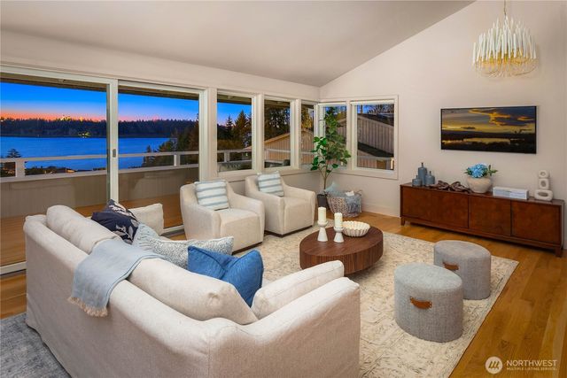 7580 SE 71st Street, Mercer Island, WA 98040