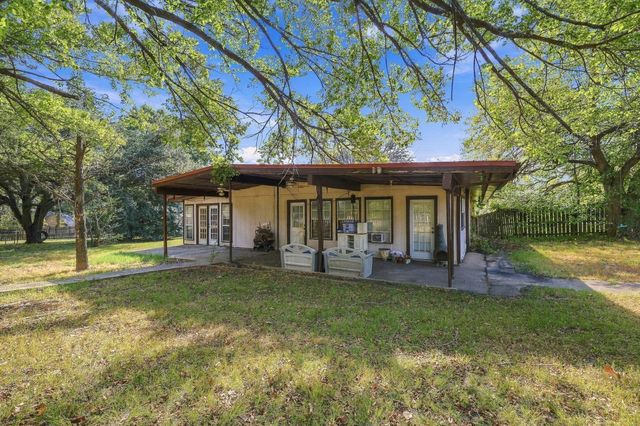 5501 Camino Dos Lagos Drive, Sherman, TX 75090