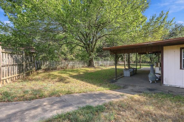 5501 Camino Dos Lagos Drive, Sherman, TX 75090