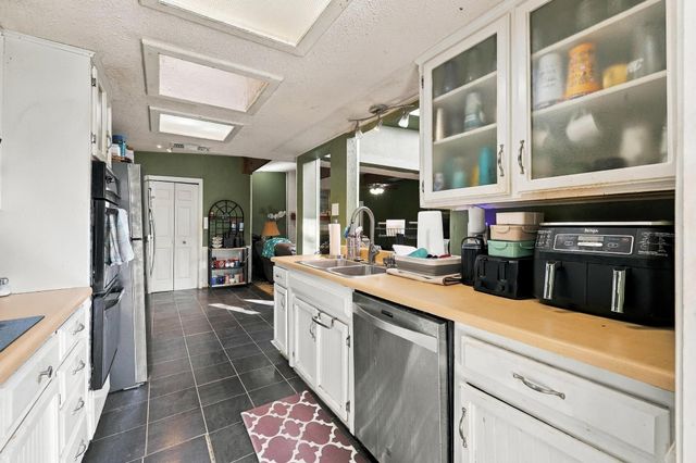 5501 Camino Dos Lagos Drive, Sherman, TX 75090