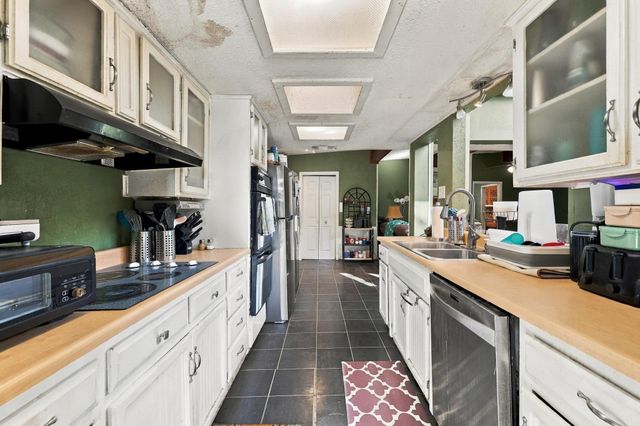 5501 Camino Dos Lagos Drive, Sherman, TX 75090