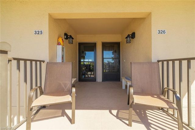 5805 Trailwinds DR 326, Fort Myers, FL 33907