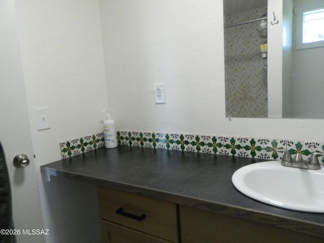 596 Gringo Road, Patagonia, AZ 85624