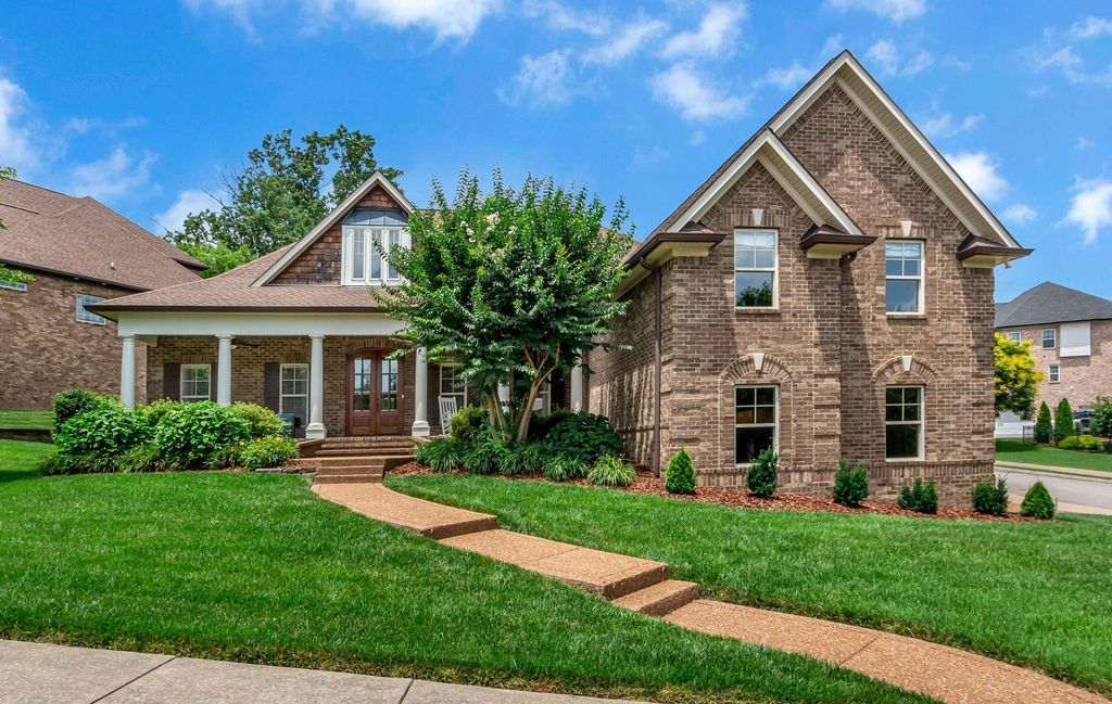 1051 Fitzroy Cir, Spring Hill, TN 37174