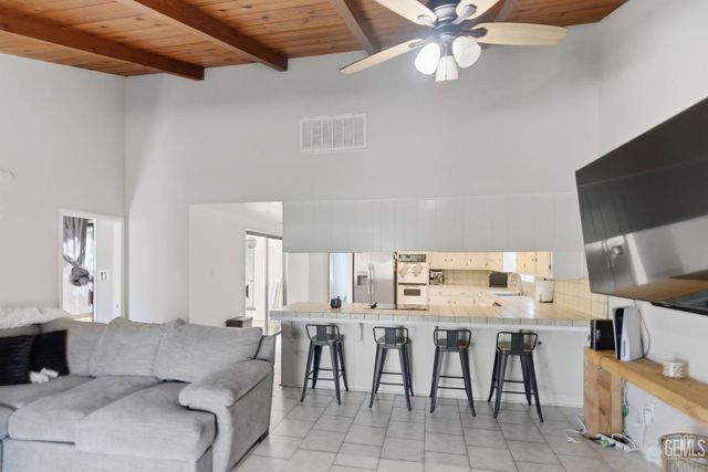 2418 Pinon Springs Court, Bakersfield, CA 93309