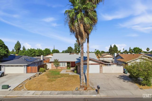 2418 Pinon Springs Court, Bakersfield, CA 93309