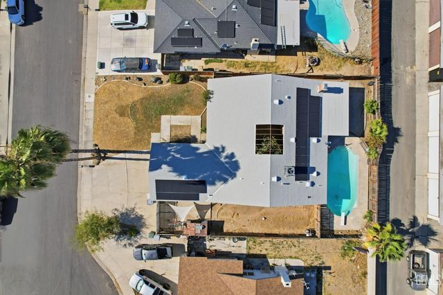 2418 Pinon Springs Court, Bakersfield, CA 93309