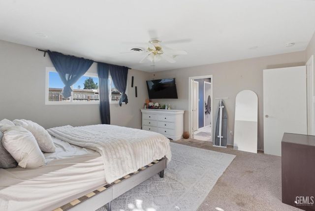 2418 Pinon Springs Court, Bakersfield, CA 93309