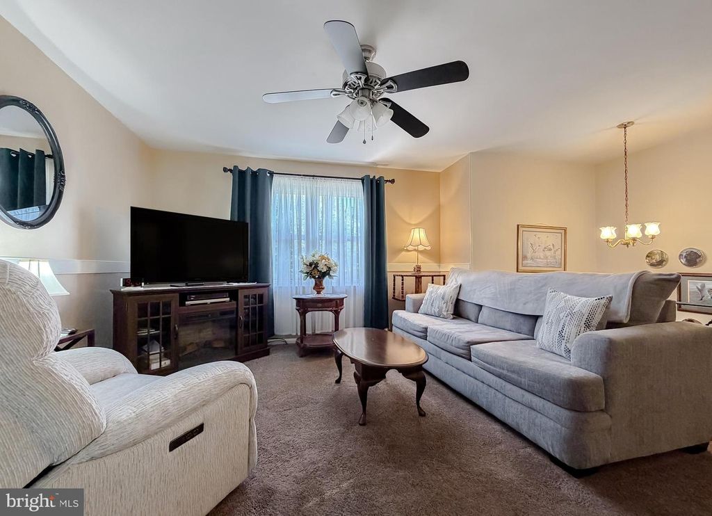 Image 10 of property listing at 15305 CANTER DR, Brandywine, MD 20613