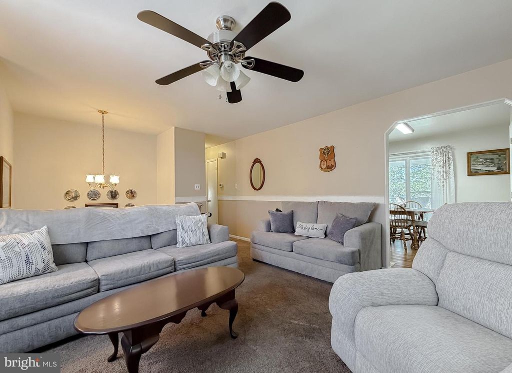 Image 11 of property listing at 15305 CANTER DR, Brandywine, MD 20613