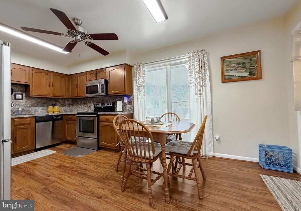 Image 13 of property listing at 15305 CANTER DR, Brandywine, MD 20613