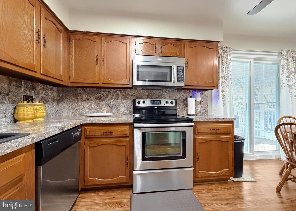 Image 16 of property listing at 15305 CANTER DR, Brandywine, MD 20613