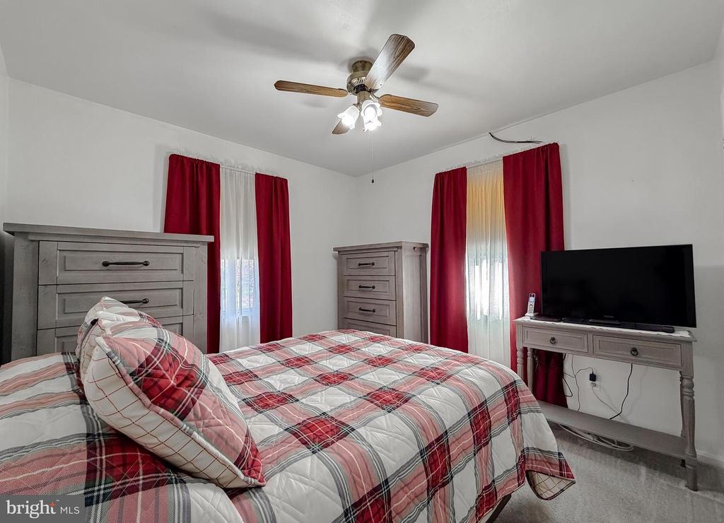 Image 27 of property listing at 15305 CANTER DR, Brandywine, MD 20613