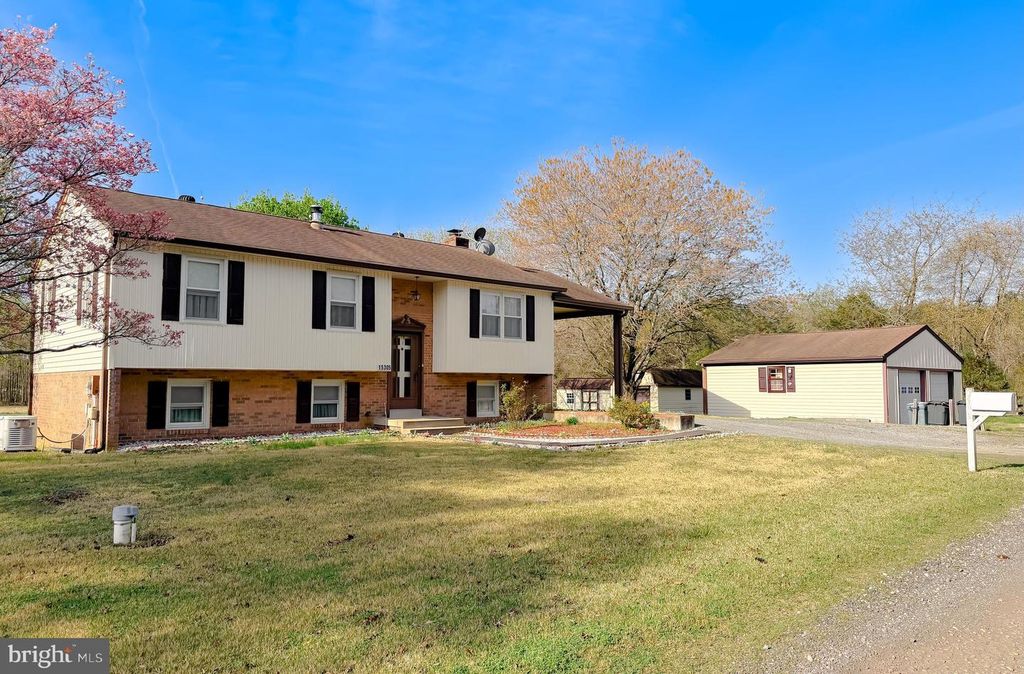 Image 3 of property listing at 15305 CANTER DR, Brandywine, MD 20613