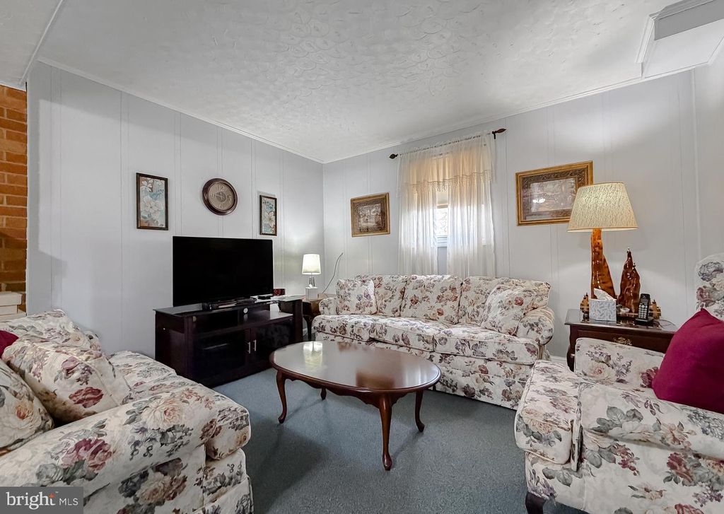 Image 33 of property listing at 15305 CANTER DR, Brandywine, MD 20613