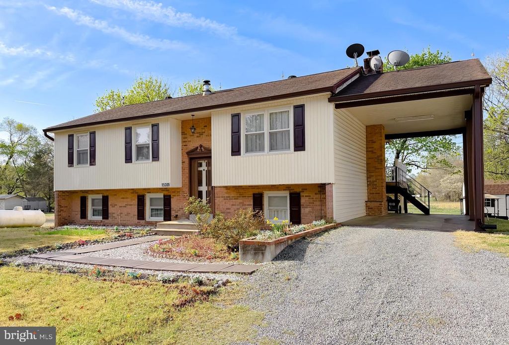 Image 4 of property listing at 15305 CANTER DR, Brandywine, MD 20613