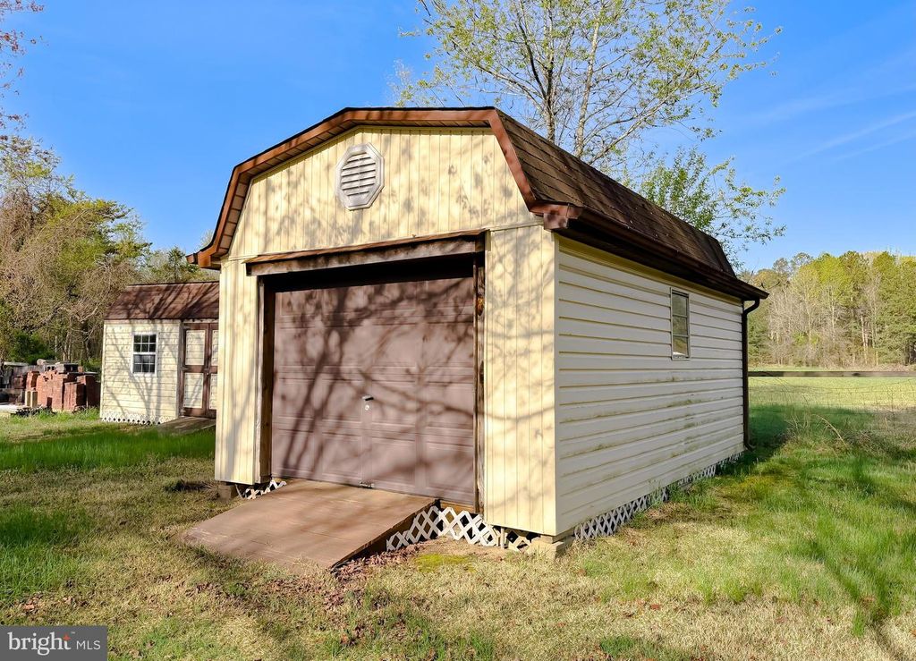 Image 51 of property listing at 15305 CANTER DR, Brandywine, MD 20613