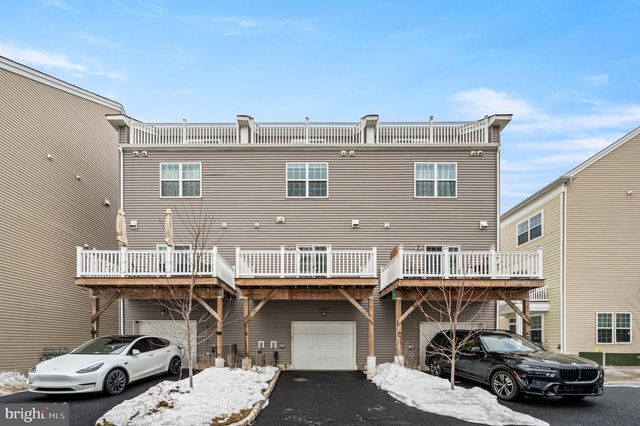 127 GASLIGHT ALY, Bensalem, PA 19020