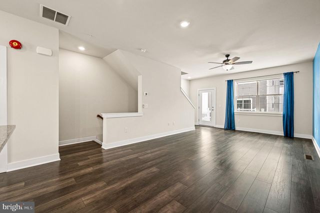 127 GASLIGHT ALY, Bensalem, PA 19020