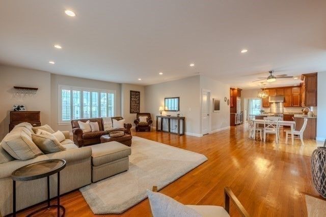 17 Lavoie Ln, Middleton, MA 01949