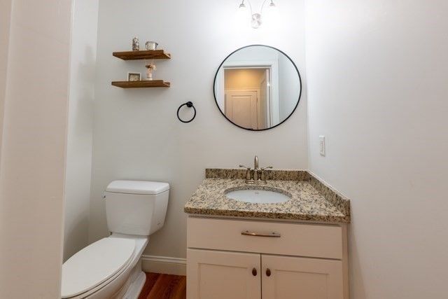 17 Lavoie Ln, Middleton, MA 01949