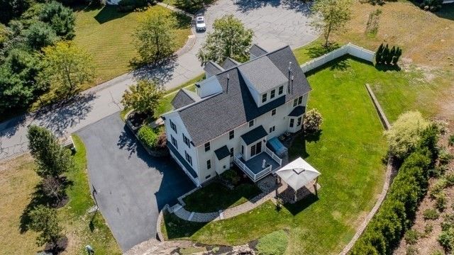 17 Lavoie Ln, Middleton, MA 01949